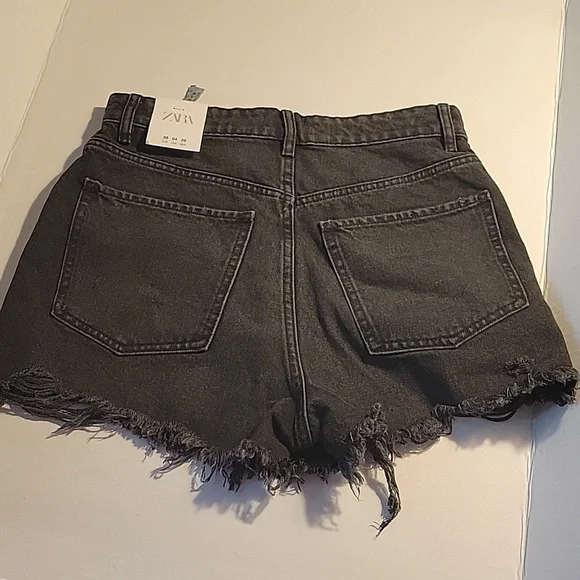 Zara HR Cut Off Jean Shorts - Picture 7 of 7